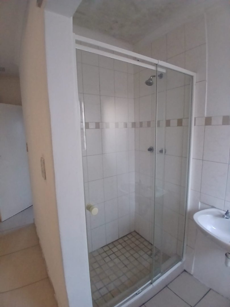 To Let 2 Bedroom Property for Rent in Rondevlei Park Western Cape